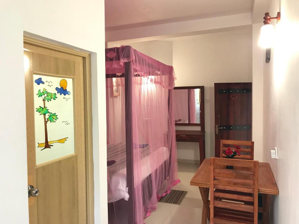 Adams Peak Inn Nallathanniya Bagian luar foto