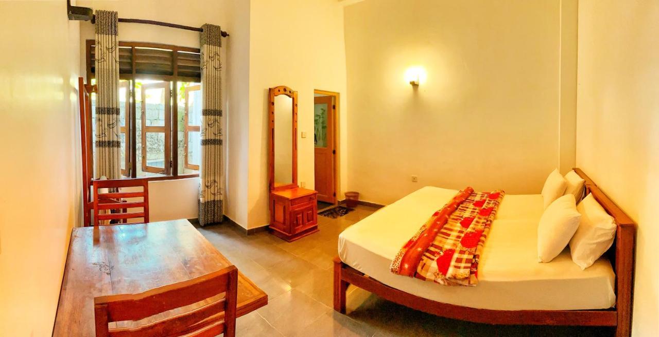 Adams Peak Inn Nallathanniya Bagian luar foto