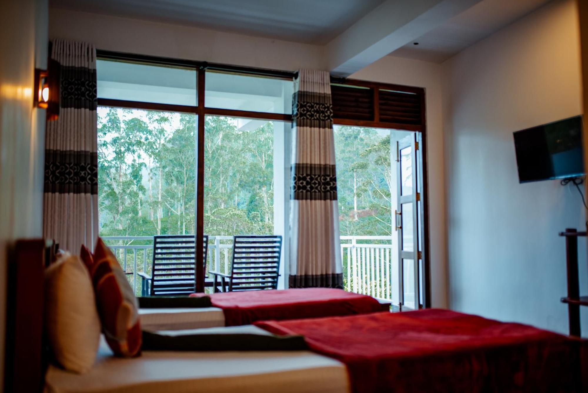 Adams Peak Inn Nallathanniya Bagian luar foto