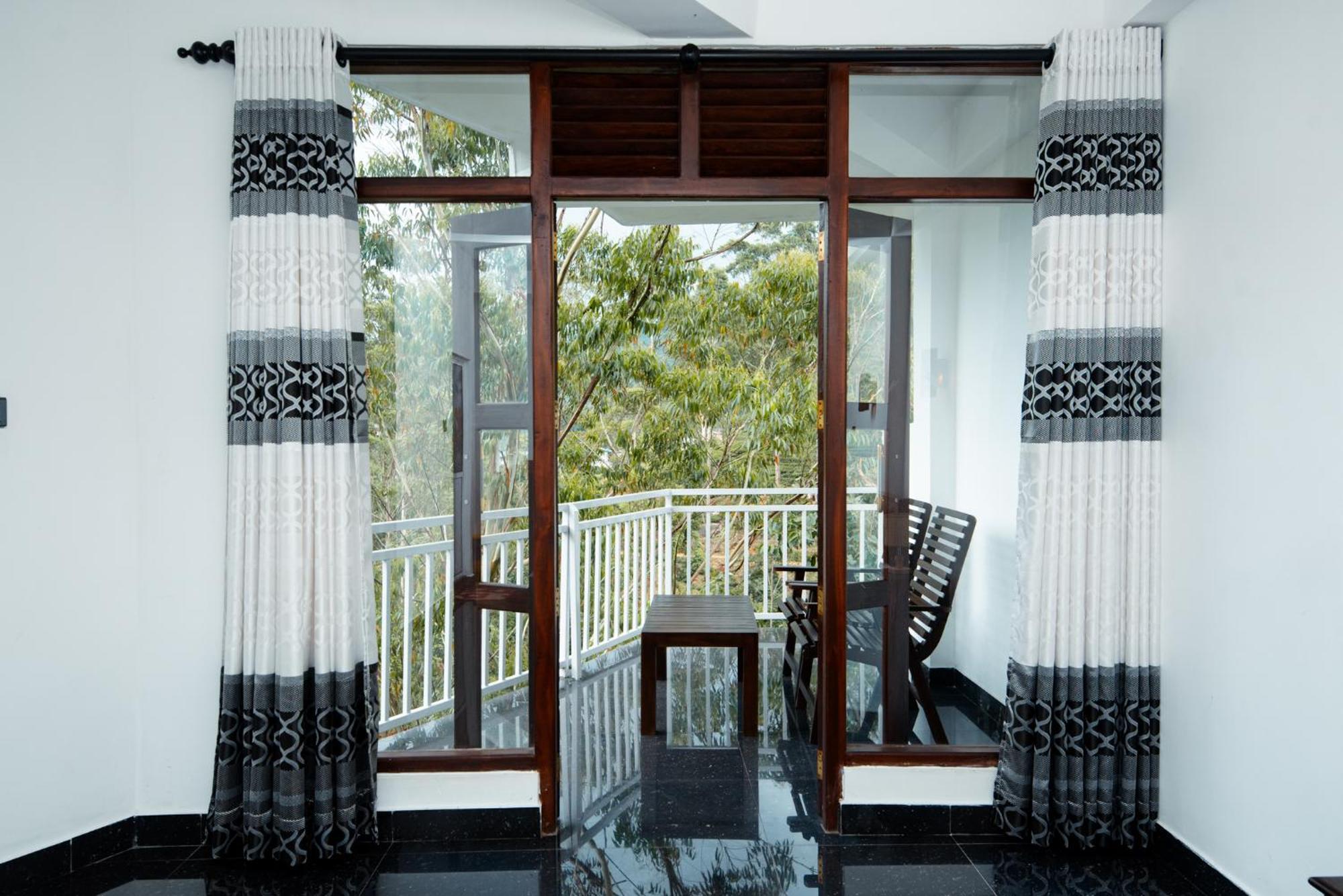 Adams Peak Inn Nallathanniya Bagian luar foto