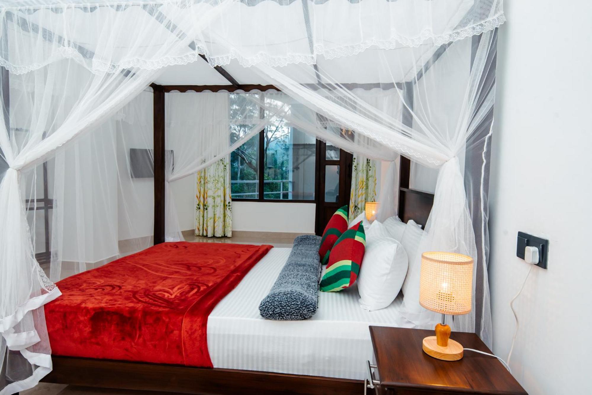 Adams Peak Inn Nallathanniya Bagian luar foto