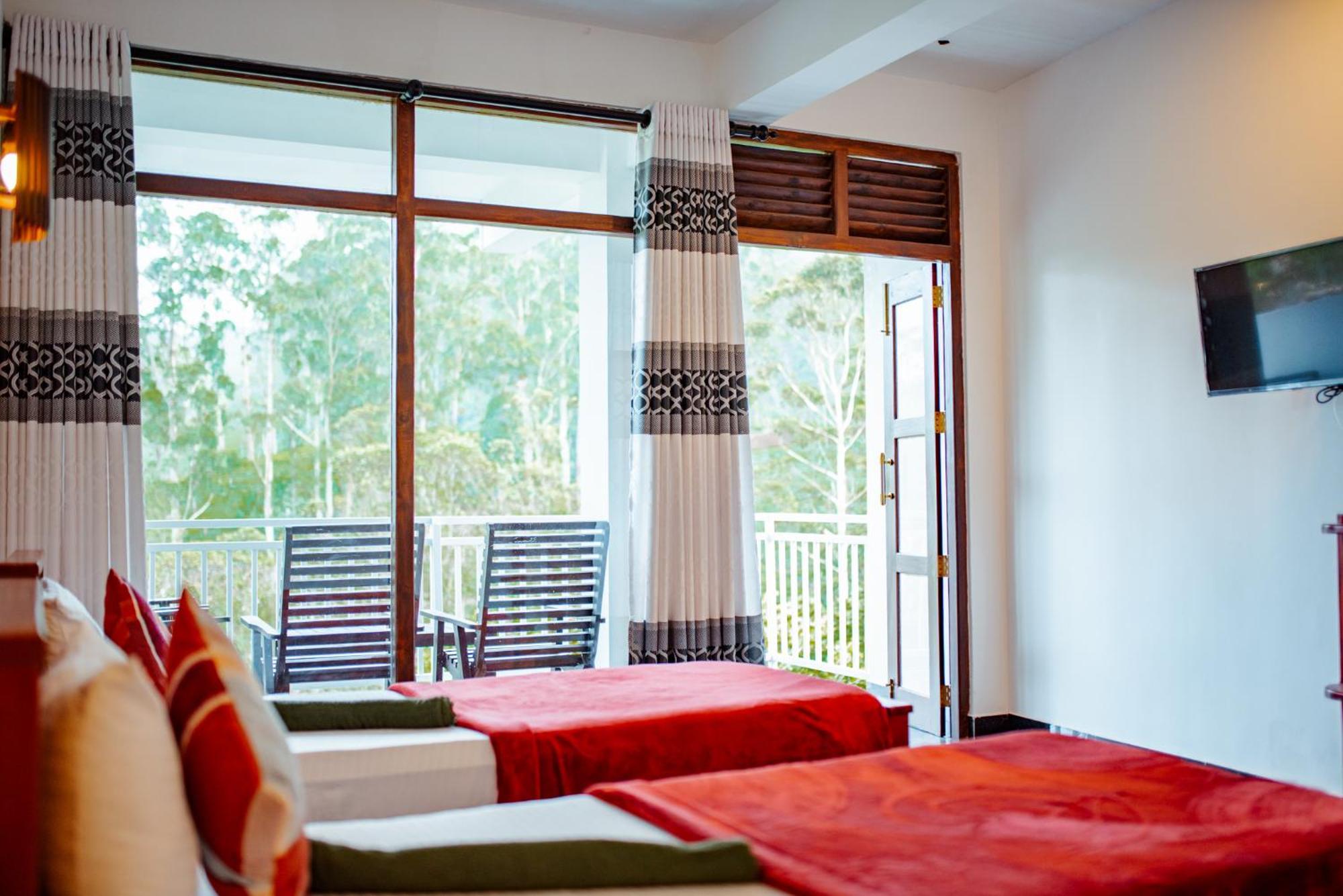 Adams Peak Inn Nallathanniya Bagian luar foto