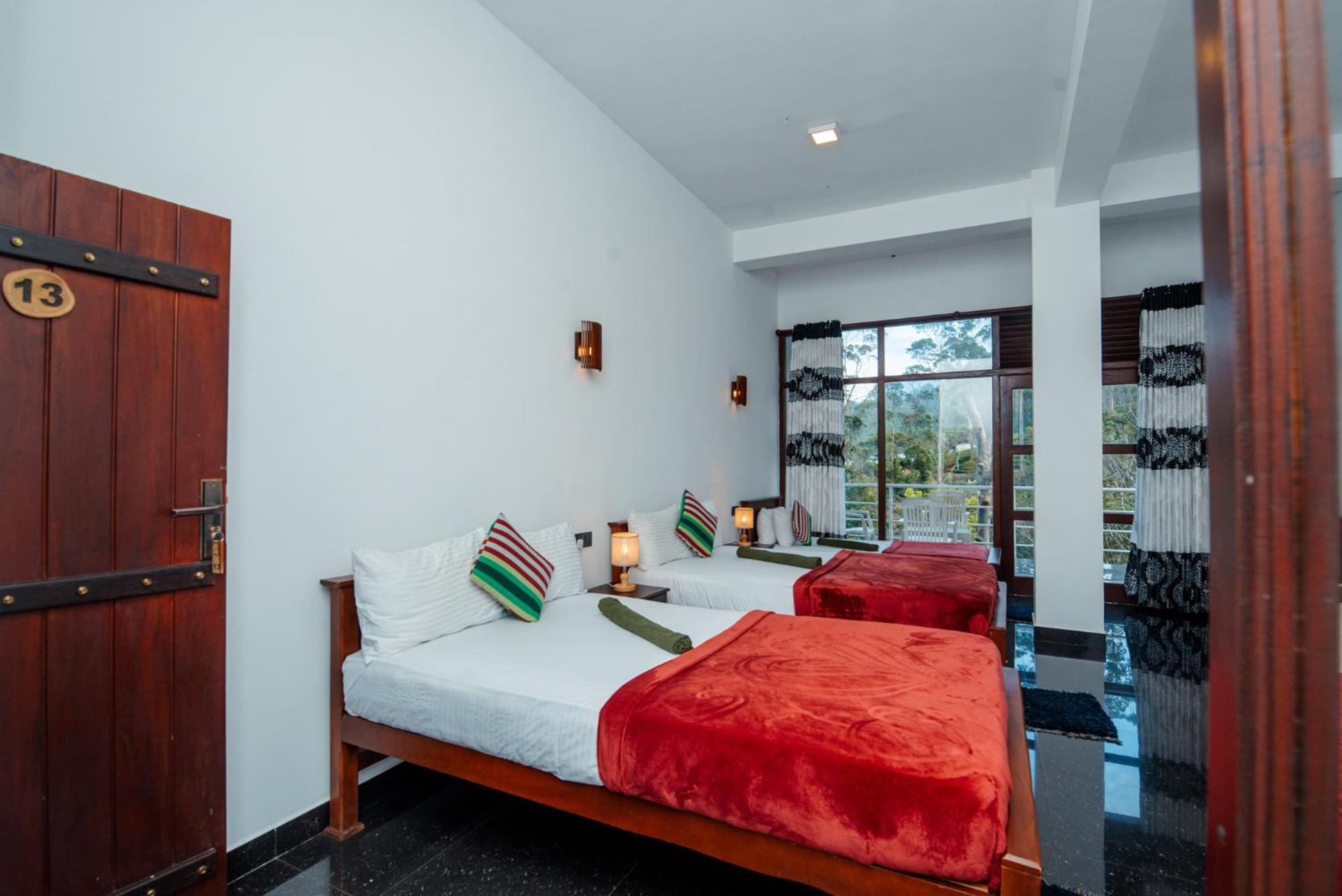 Adams Peak Inn Nallathanniya Bagian luar foto