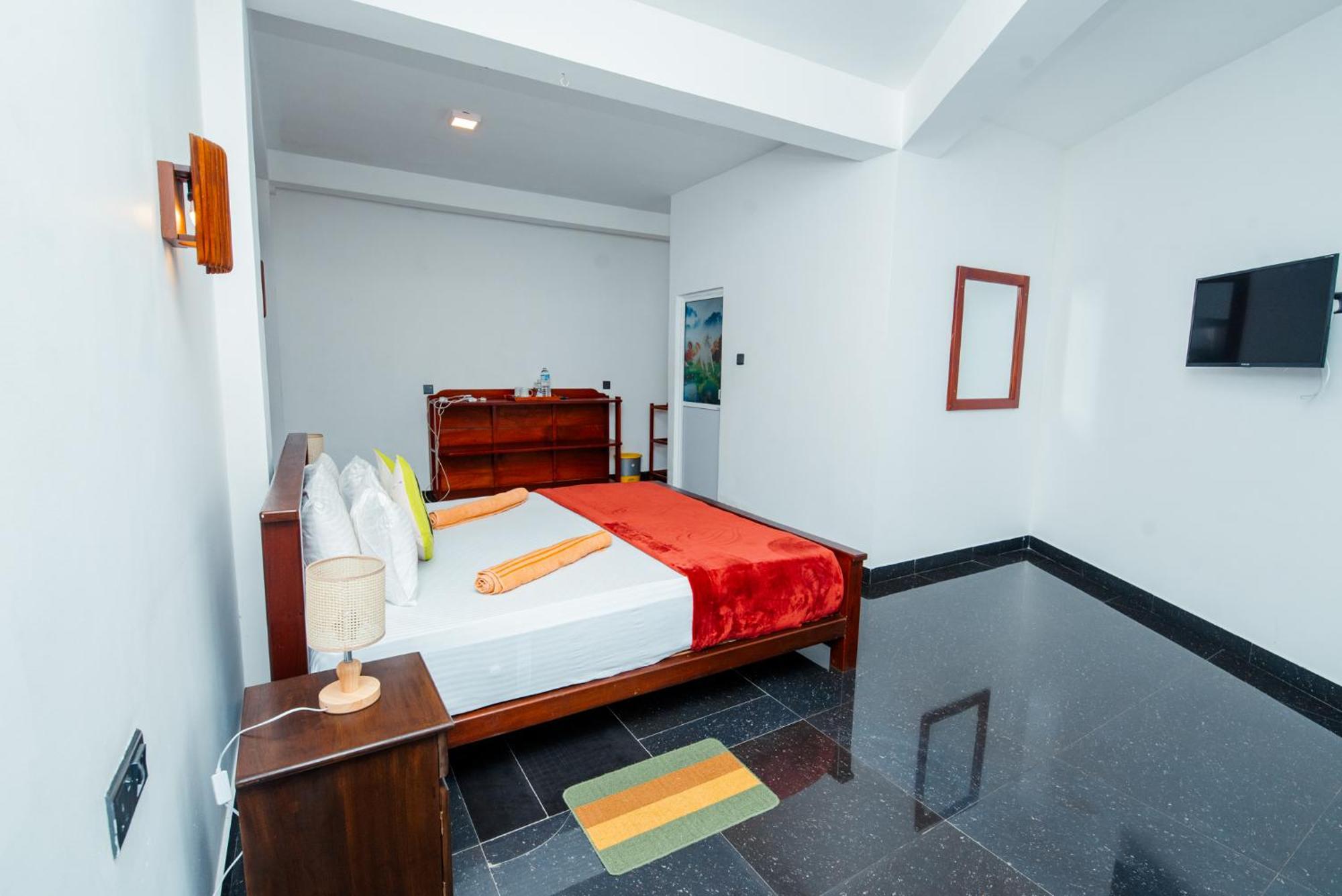Adams Peak Inn Nallathanniya Bagian luar foto