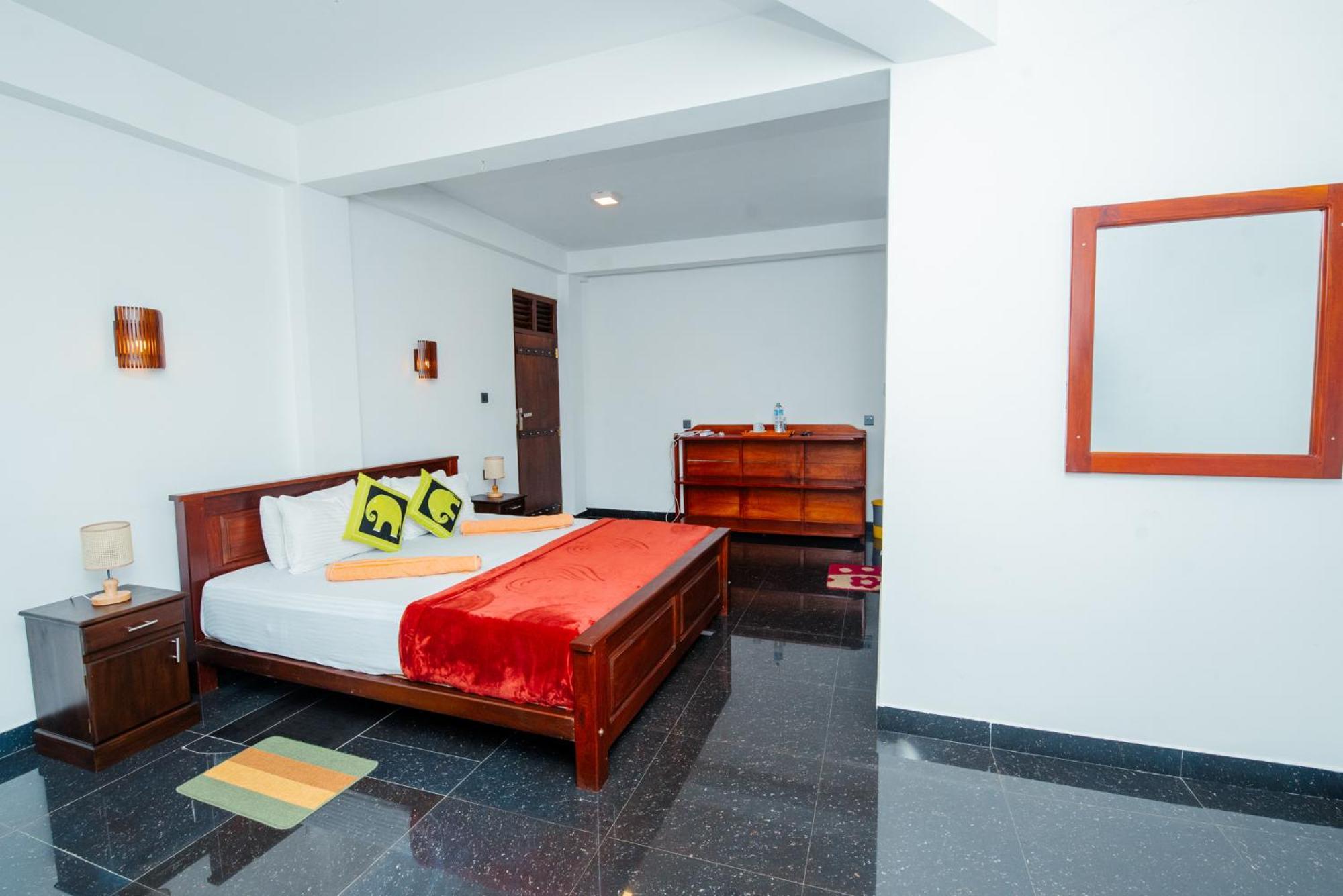 Adams Peak Inn Nallathanniya Bagian luar foto
