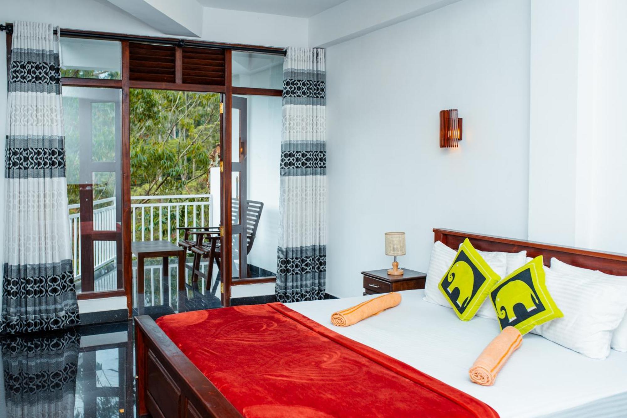 Adams Peak Inn Nallathanniya Bagian luar foto