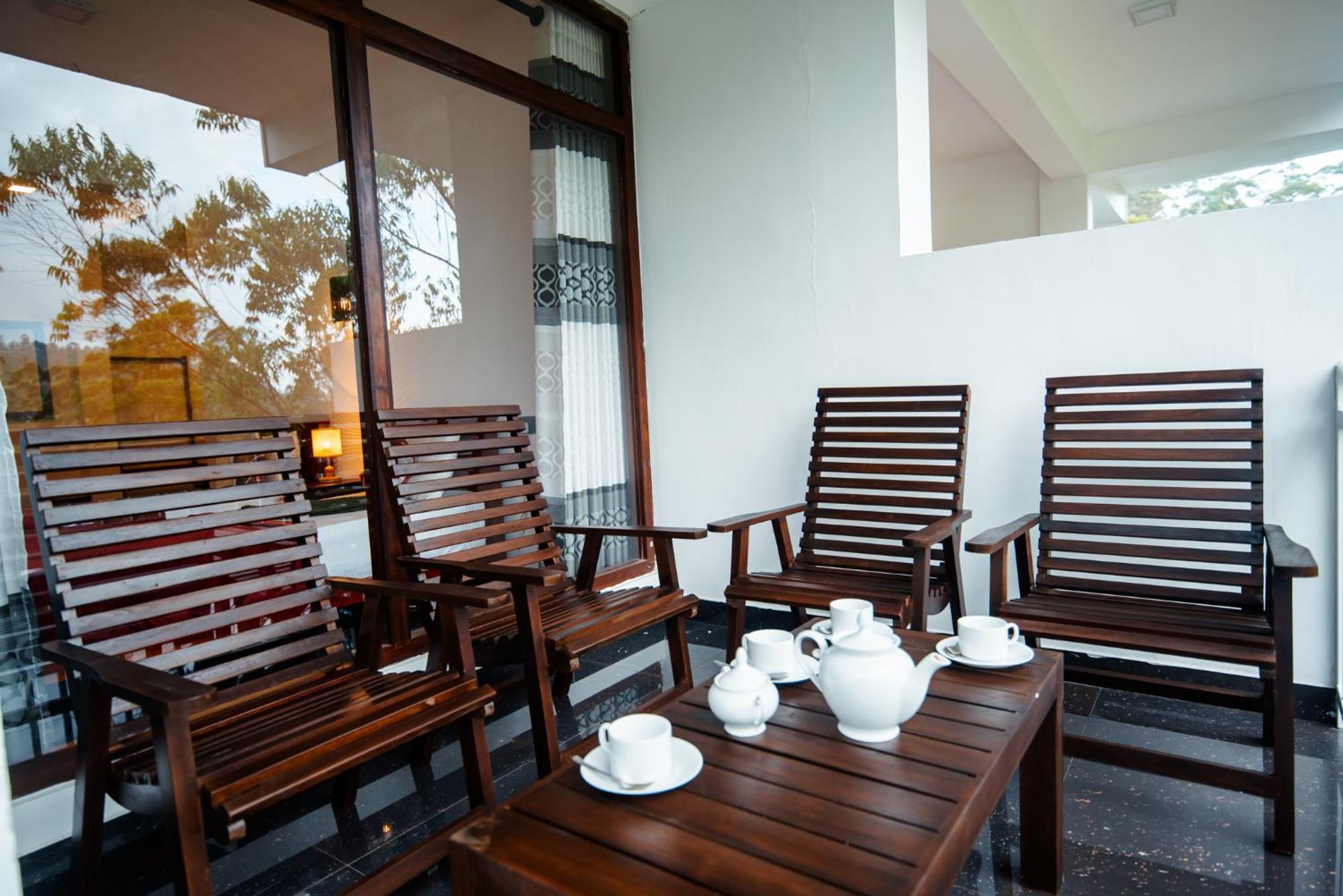Adams Peak Inn Nallathanniya Bagian luar foto