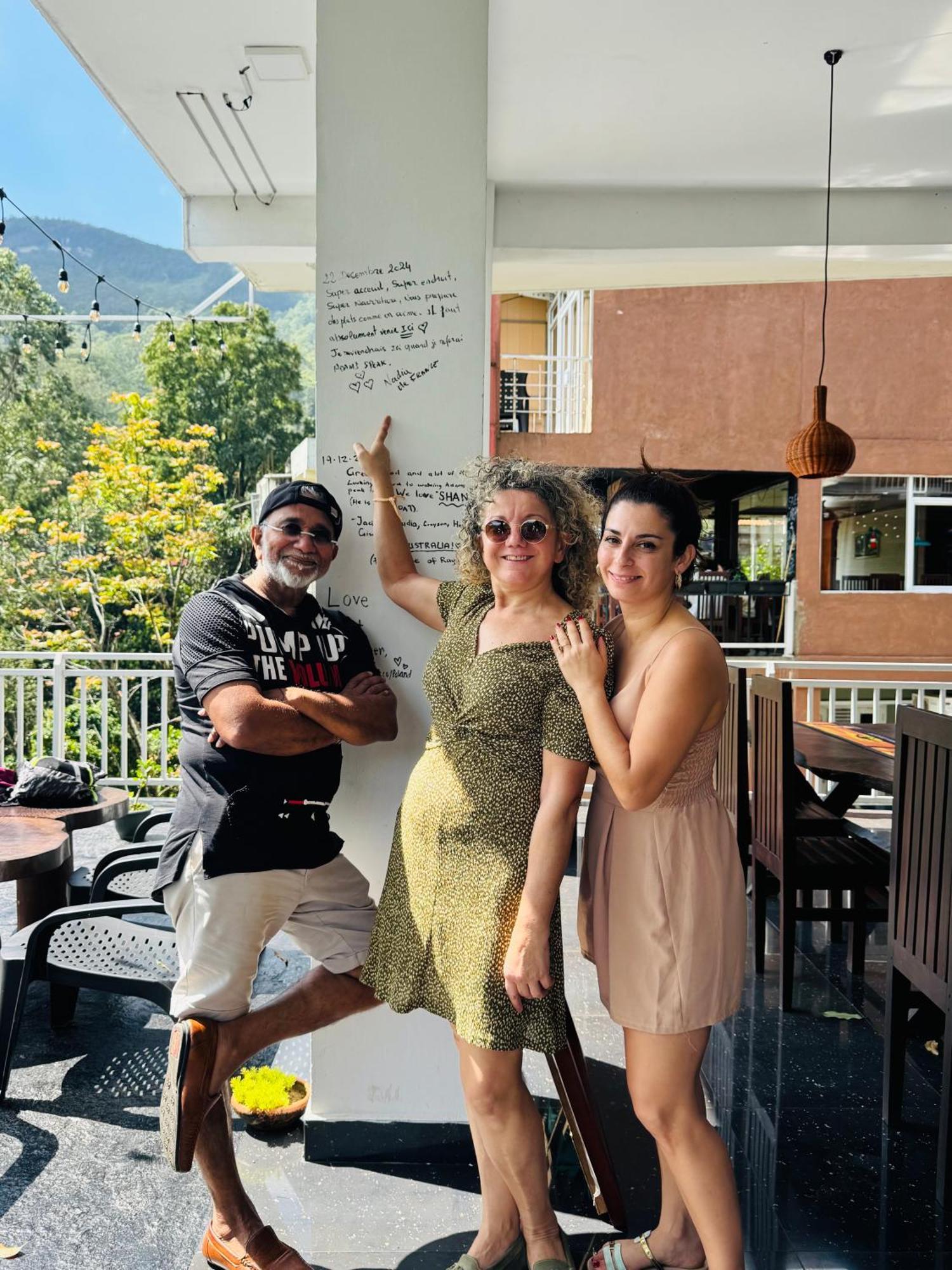 Adams Peak Inn Nallathanniya Bagian luar foto