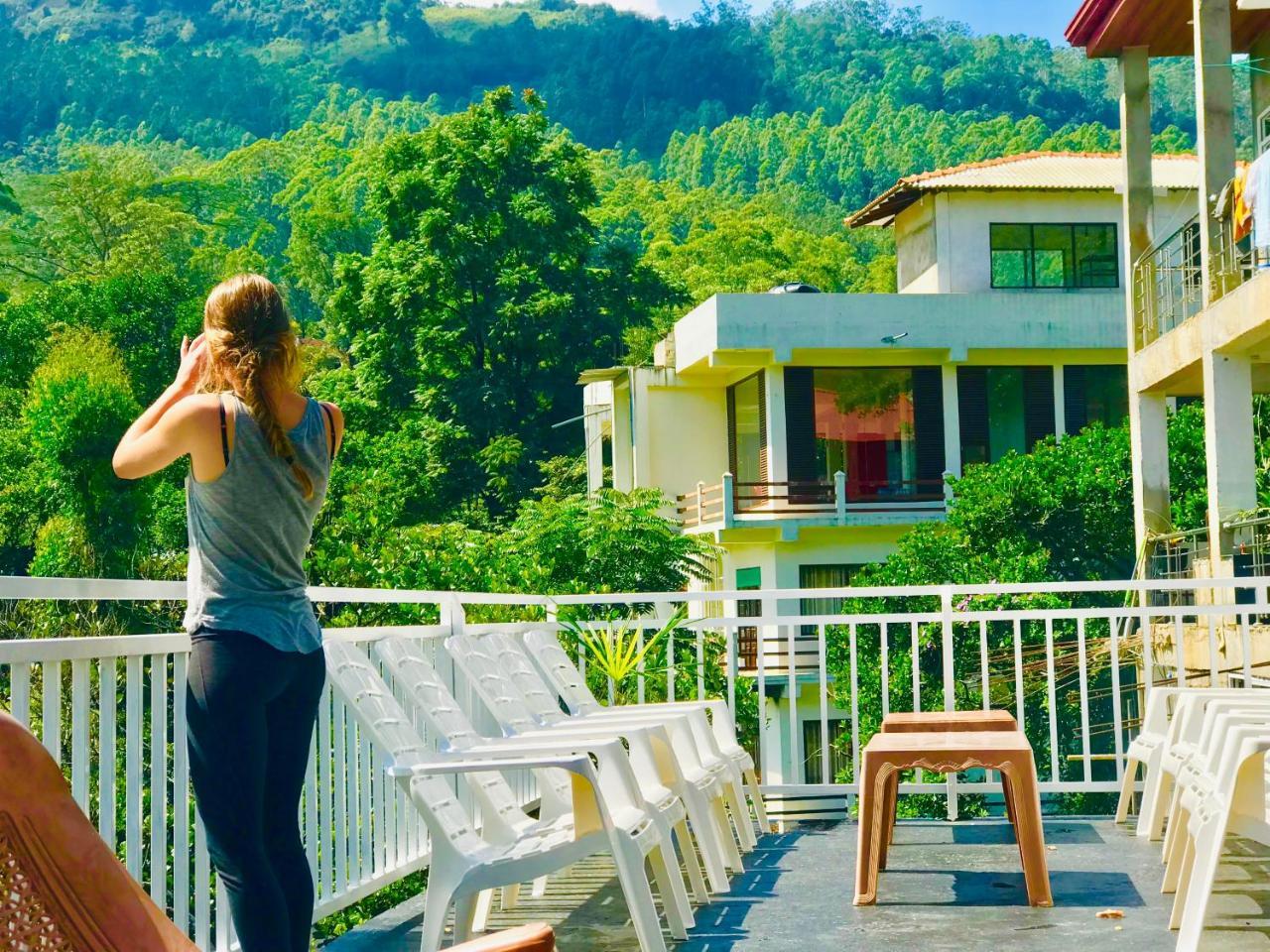 Adams Peak Inn Nallathanniya Bagian luar foto